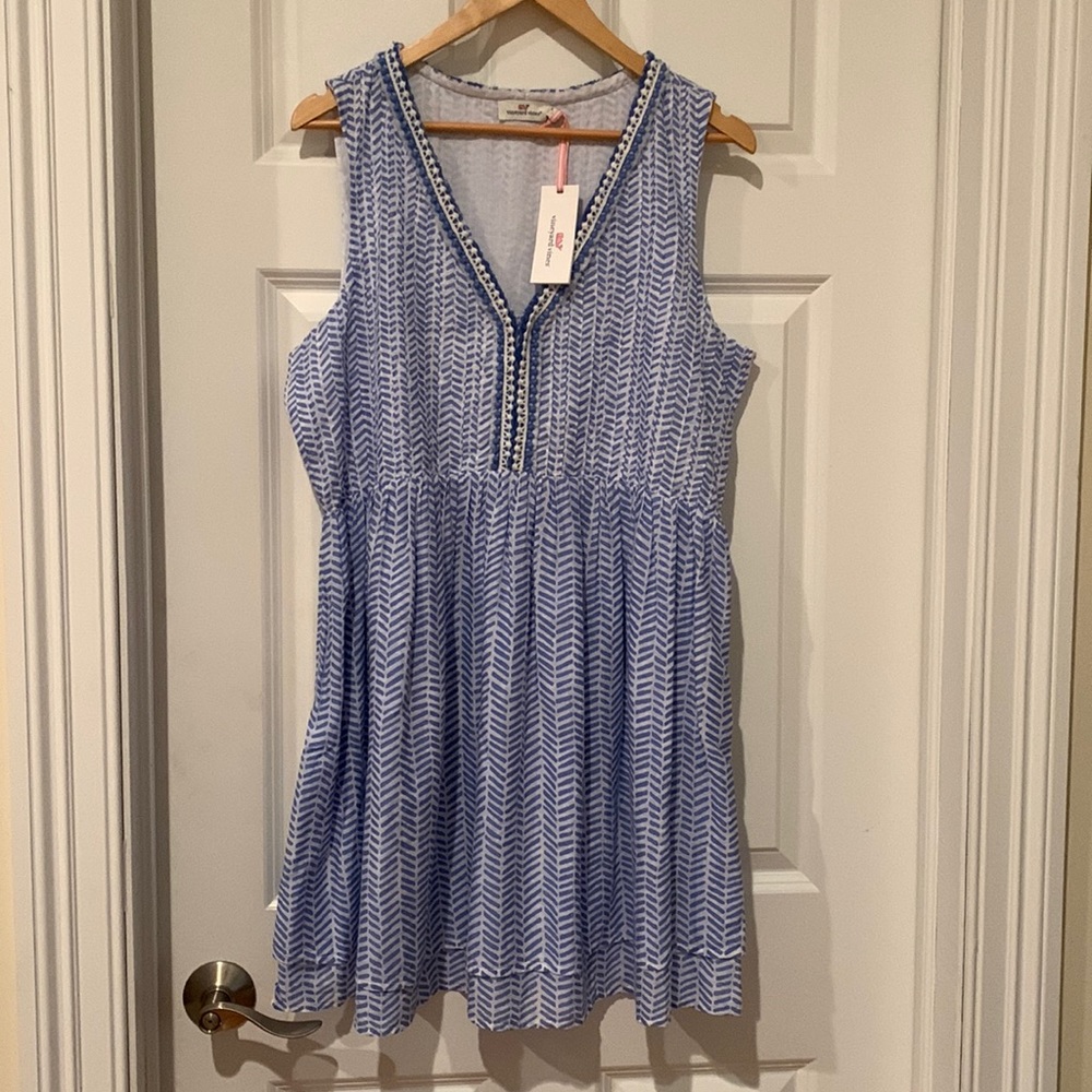 Vineyard vines dress size Large Blue and Pink